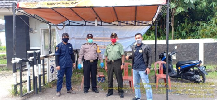 Bhabinkamtibmas Polsek Ciampea, Memutus Rantai Virus Corona Covid -19 Dengan Bentuk Pos Siaga Desa