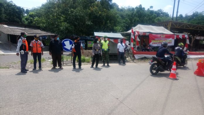 Polsek Ciampea Polres Bogor Beri Surat Teguran Tertulis kepada Pelanggar PSBB