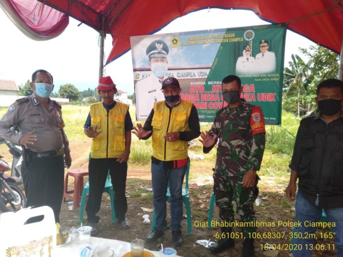 Ops Aman Nusa II Polsek Ciampea, Polres Bogor, Menyampaikan PP no 21 tentang PSBB dan Maklumat Kapolri tentang Pencegahan Penularan Virus Corona serta pembagian Masker
