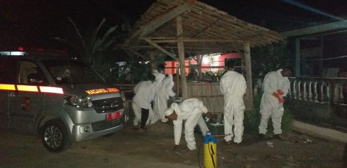 Bhabinkamtibmas Polsek Ciampea Jaga Pemakaman Jenazah ODP Corona