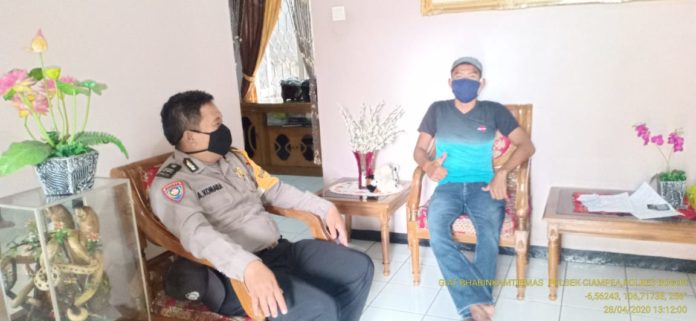 Bhabinkamtibmas Polsek Ciampea Sambang Desa Antisipasi Penularan Virus Corona