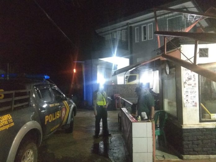 KRYD Polsek Ciampea, Polres Bogor, Dalam Rangka Cipta Kondisi Kamtibmas Dan Antisipasi Penyebaran Virus Corona (Covid-19)