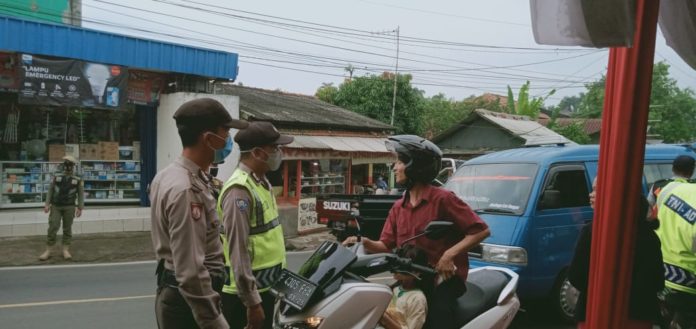 Ops Ketupat Lodaya 2020, Polsek Ciampea lakukan penyekatan kendaraan pemudik