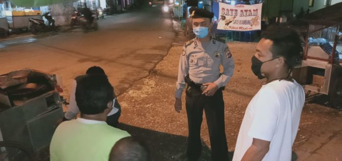 Cegah Covid-19 dan Gangguan Kamtibmas Bhabinkamtibmas Polsek Ciampea Lakukan Patroli Dialogis