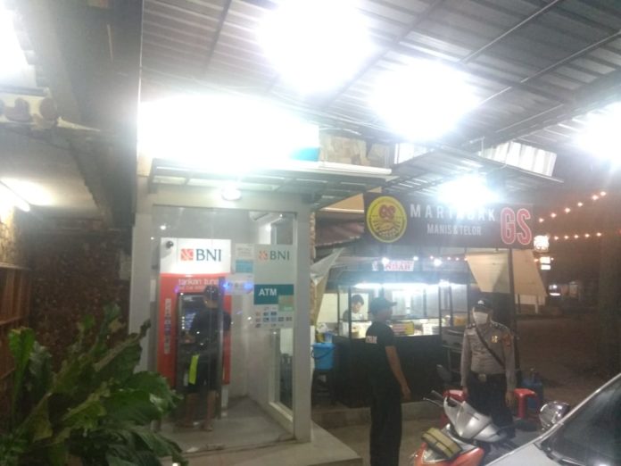 Patroli Polsek Ciampea, Polres Bogor, Berikan Himbauan Terkait Upaya Pencegahan Penyebaran Virus Corona
