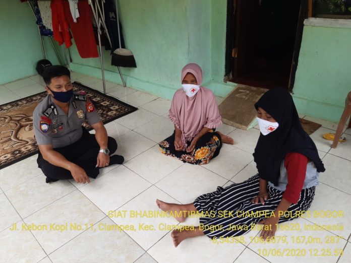 BHABINKAMTIBMAS POLSEK CIAMPEA SAMBANG DAN BINLUH KEPADA WARGA BINAAN ANTISIPASI GANGGUAN KAMTIBMAS