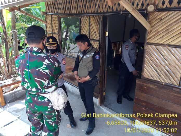 SAMBANG POS ORMAS, KAPOLSEK CIAMPEA PIMPIN PATROLI CIPTA KONDISI.