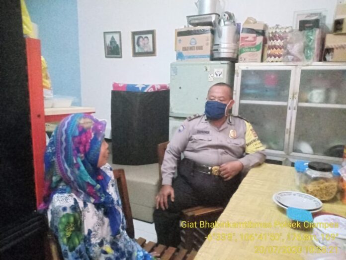 Jalin Silaturahmi Dengan Warga, Bhabinkamtibmas Polsek Ciampea Menyambangi Desa.