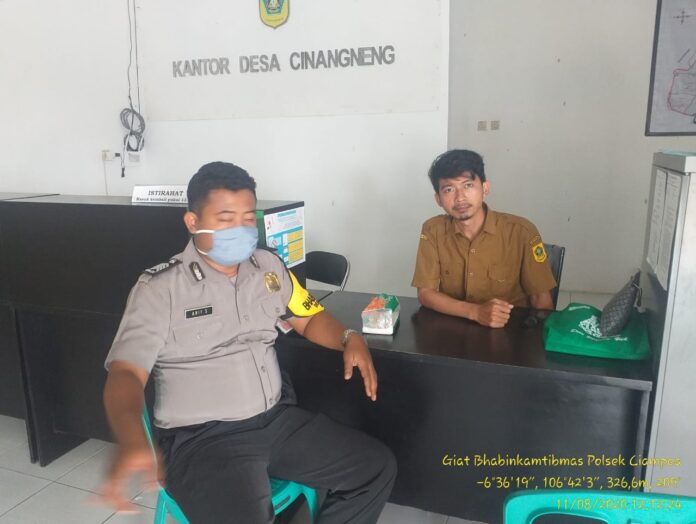 Tingkatkan Sinergitas Bhabinkamtibmas Polsek Ciampea Sambang Perangkat Desa.