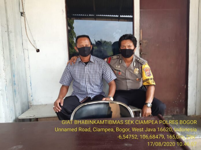 Giat Sambang Bhabinkamtibmas Polsek Ciampea, Imbau Warga Tentang Pencegahan Covid-19.