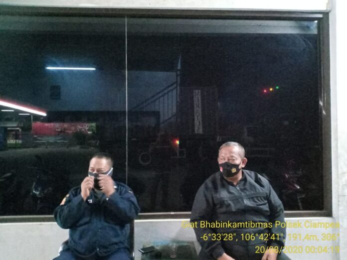 BHABINKAMTIBMAS POLSEK CIAMPEA HIMBAU WARGA ANTISIPASI KEJAHATAN DENGAN TINGKATKAN SISKAMLING.