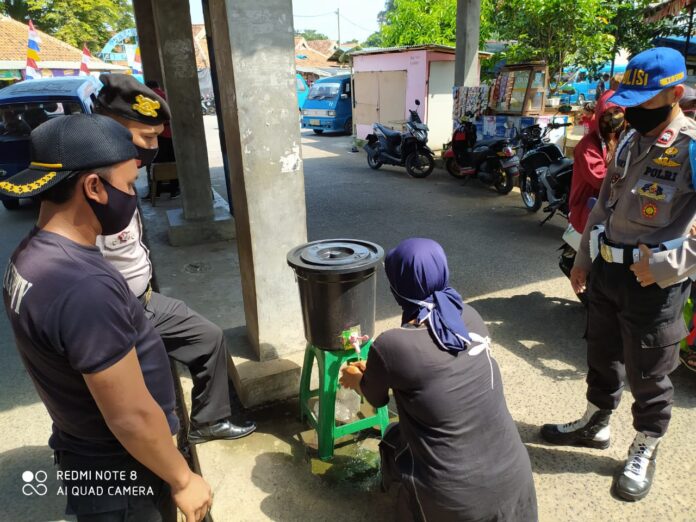 Patroli Dan Himbauan Protokol Kesehatan Polsek Ciampea.