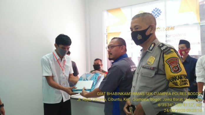 Bhabinkamtibmas Polsek Ciampea Bersama Babinsa Melaksanakan Sambang Pondok Pesantren.
