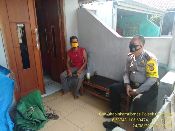 Wujudkan Situasi Kamtibmas Kondusif, Bhabinkamtibmas Polsek Ciampea Sambang Warga.