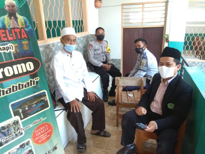 Sambang Warga Desa Binaan, Bhabinkamtibmas Polsek Ciampea Berikan Pesan Dan Himbauan Kamtibmas.