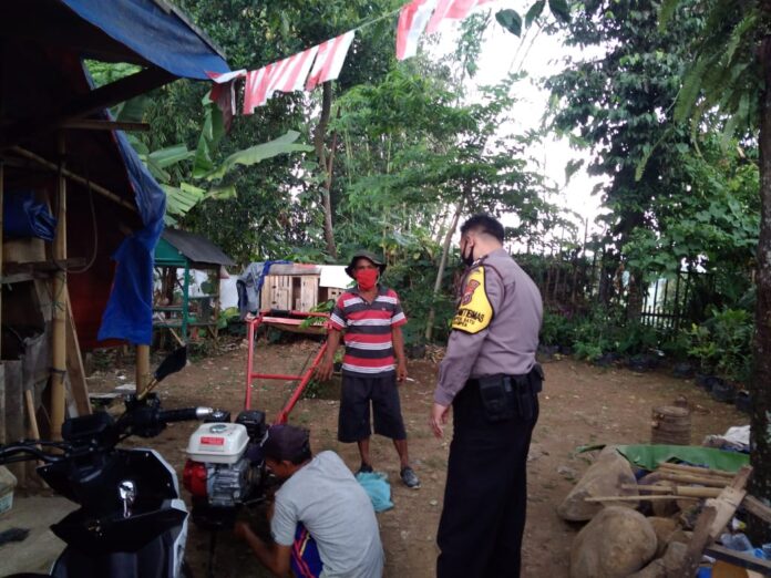 Bhabinkamtibmas Polsek Ciampea Giat Sambang Desa Sampaikan Pesan Kamtibmas Kepada Masyarakat.
