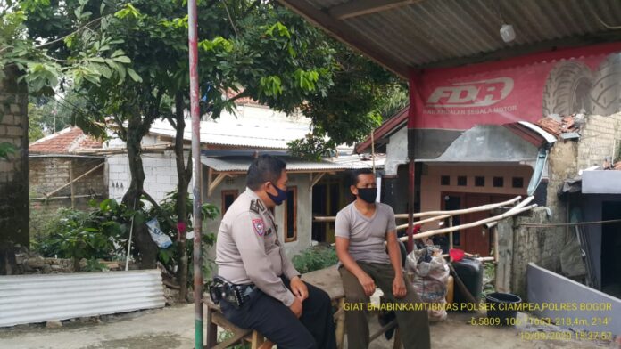 Bhabinkamtibmas Polsek Ciampea Laksanakan Sambang Desa Binaan.