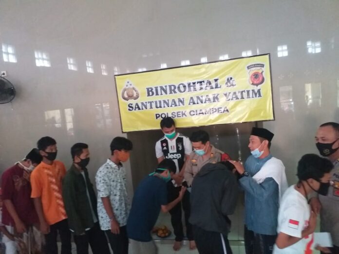 Kapolsek Ciampea Gelar Pengajian Rutin Dan Santunan Kepada Anak Yatim Piatu.